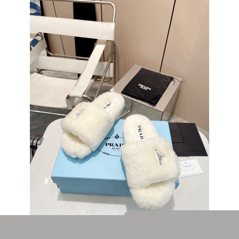 Pra*a slippers